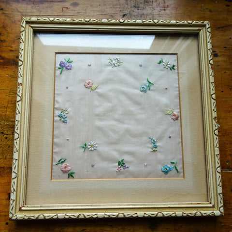 LOVELY Vintage 1920s Framed Hand Embroidery,Beautiful Workmanship, Pastel Colors Floral Silk Embroidery Work,Decorative and Collectible