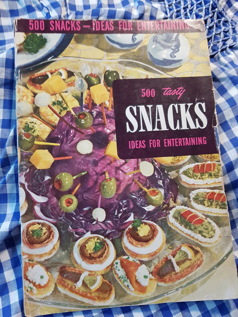 VINTAGE Cook Book, Mid Century Culinary Arts Institute, 500 TASTY SNACKS Ideas For Entertaining Recipes, 48 Pages , Collectible Cook Books