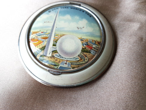 WONDERFUL Vintage 1939 Worlds Fair Ladies Powder Compact, Art Deco Era Compact, Trylon and Perisphere, NYC 1939 Worlds Fair, Collectible Compacts and Worlds Fair Collectibles