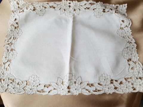 VINTAGE Madeira Tray Cloth Centerpiece Doily, Hand Embroidered, Floral Cutwork, Cottage Farmhouse Décor ,Vintage Table Linens
