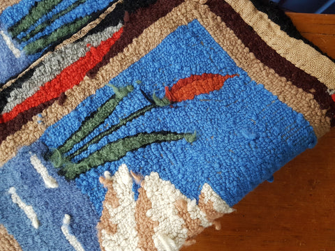 ANTIQUE Folk Art Hand Hooked Rug Pair Of Swans Lovely Condition