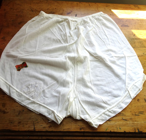 VINTAGE Tricolese Granny Panties By Hanna, Lovely Applique Trim, Size Large, Never Worn, Original Label, Vintage Lingerie