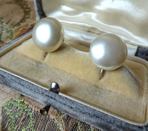 PRETTY 1950s Faux Pearl Earrings, Lustrous Glass Faux Pearls Earrings, Silver Tone Metal, Bridal Earrings,Vintage Earrings, Collectible Jewelry