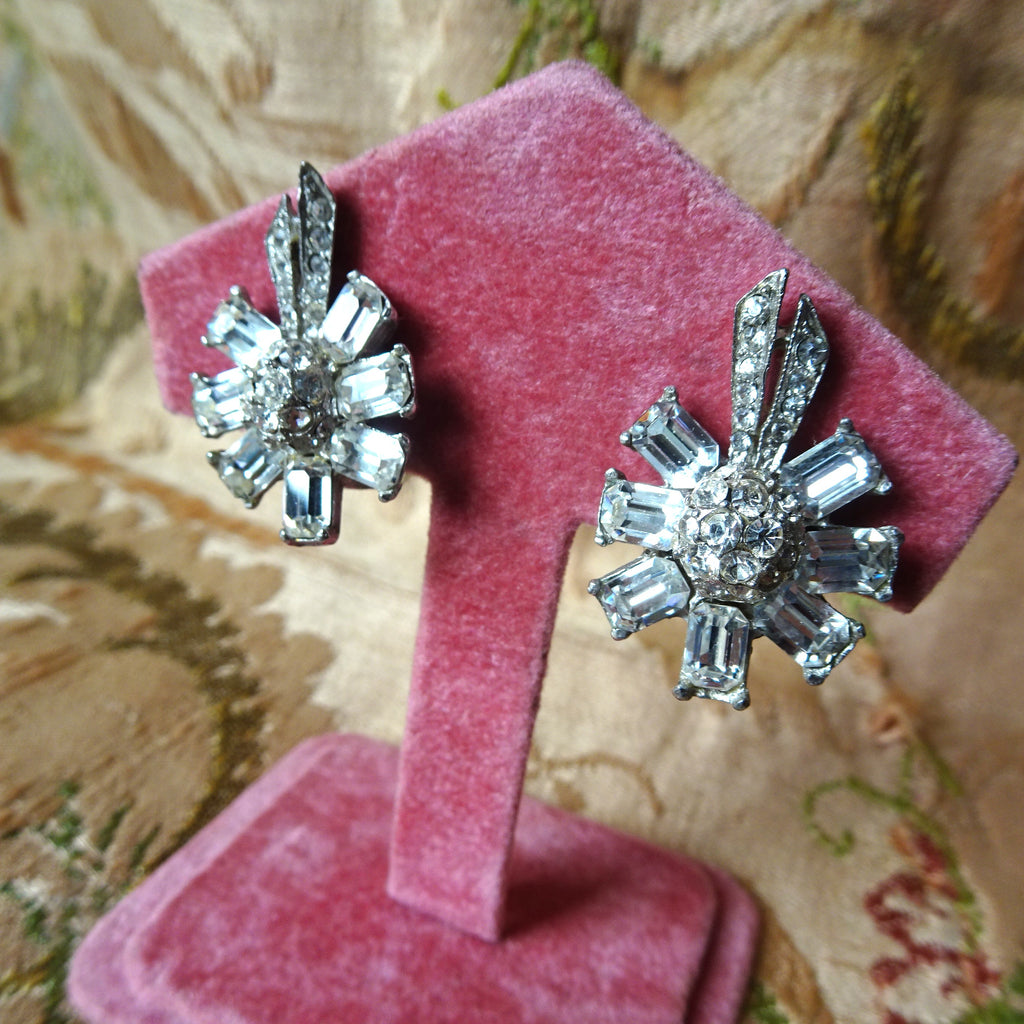 DRAMATIC Sparkling Vintage Earrings, Glittering Glass Rhinestone Earrings, Art Deco Like Design, Collectible Vintage Earrings