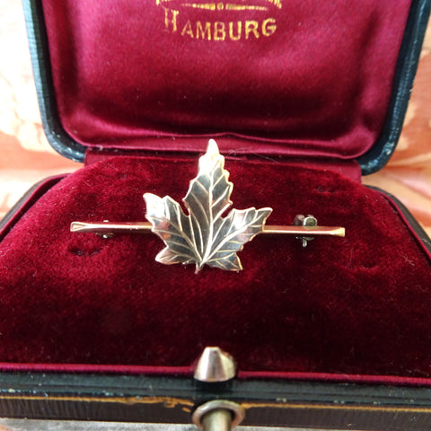 ANTIQUE Maple Leaf Bar Brooch, 10KT Gold, Engraved Maple Leaf, Collectible Vintage Jewelry