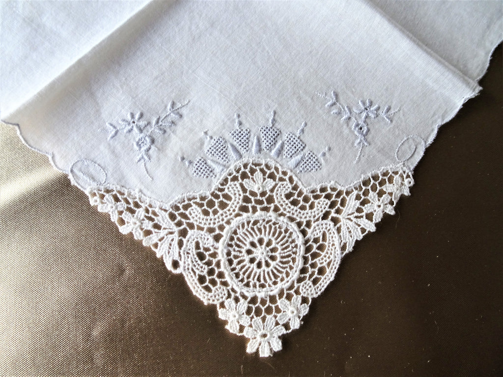 Lovely WEDDING Hanky,Lots of Handwork,Bobbin Lace,Vintage Handkerchief,Bridal Hankie,Raised Embroidery,Collector or Bridal Heirloom,Vintage Hankies