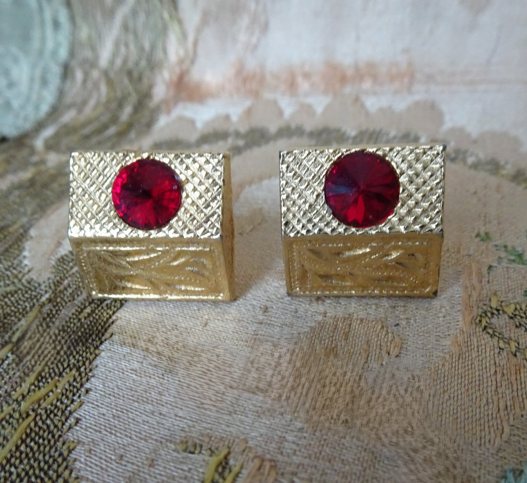 VINTAGE Men's Cufflinks, Engraved Gold Tone with Ruby Red Glass Stones Links, Mid Century Design, Collectible Vintage Cufflinks