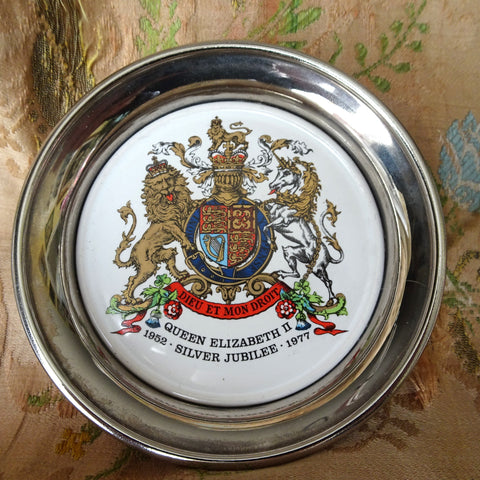 WONDERFUL Vintage Queen Elizabeth II 1977 Silver Jubilee Silver Plated and Porcelain Dish, English Royalty, Royal Commemorates, Collectible Royalty Items