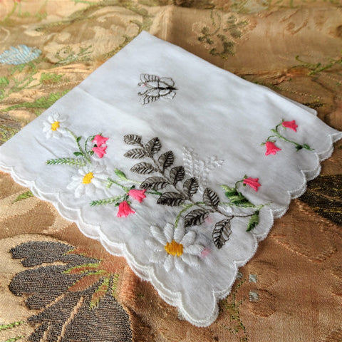 PRETTY Floral Embroidered Hankie,Vintage Handkerchief Flowers and Butterflies Embroidery,Wedding Bridal Hanky Gifts,Collectible Hankies