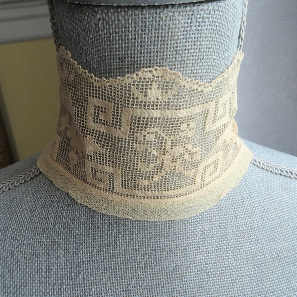 FINEST Filet Lace Edwardian Collar