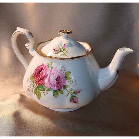 LOVELY Vintage Teapot,English Bone China 5 Cup Teapot,Royal Albert AMERICAN BEAUTY,Romantic Pink Cabbage Roses,Collectible Vintage Teapots