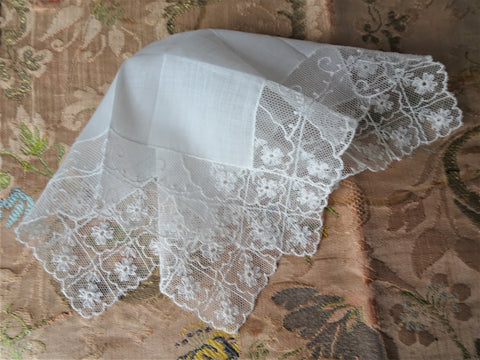 BEAUTIFUL Vintage Lace Hanky,BRIDAL WEDDING Handkerchief,Breathtaking Bridal Hankie,Fancy Wide Tambour Lace,Collectible Lace Hankies