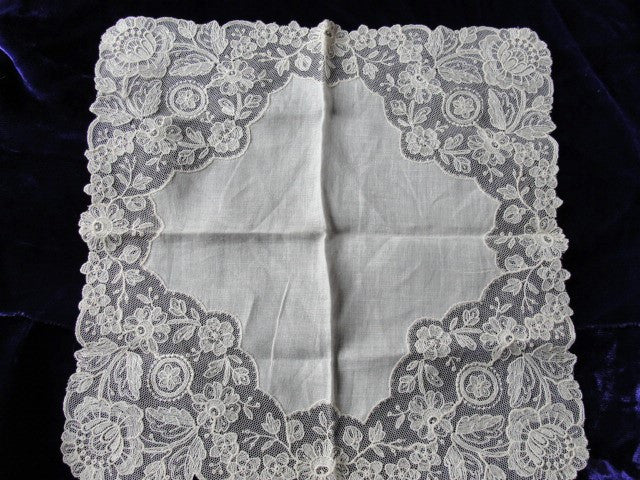 Beautiful Antique Lace Hankie BRIDAL WEDDING HANDKERCHIEF Hanky Fancy Wide Lace Perfect Bride to Be Present