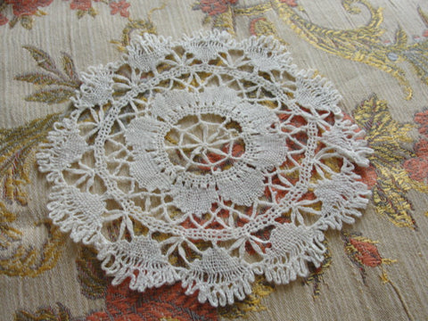 LOVELY Vintage Small Bobbin Lace Doily Very Pretty Handwork Perfect For Lace Doilies Collection Gift To Lace Doily Collector