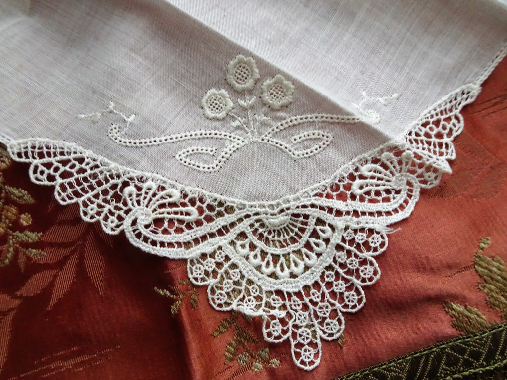 BEAUTIFUL Vintage Swiss Hand Embroidered Hanky,Bridal Handkerchief,White Work Hankie,Never Used,Collectible Vintage Hankies