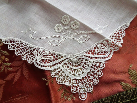 BEAUTIFUL Vintage Swiss Hand Embroidered Hanky,Bridal Handkerchief,White Work Hankie,Never Used,Collectible Vintage Hankies