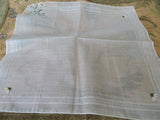 BEAUTIFUL Floral Embroidered Hankie,Vintage Handkerchief,Daisy Flowers Embroidery,Wedding Bridal Hanky Gifts,Collectible Hankies