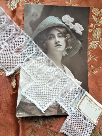 Antique French Lace,Salesmans Sample,Interesting Pattern ,For Heirloom Sewing, Fine Craft Projects,Collectible Vintage Fabrics