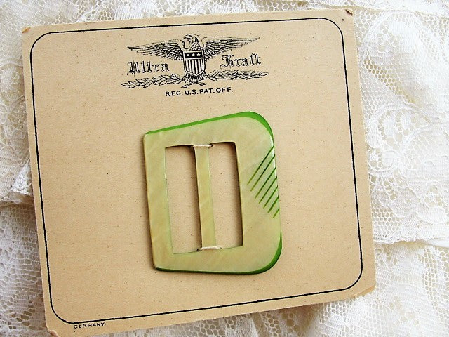 FANTASTIC Art Deco 2 Tone Bakelite Vintage 30s Dress Belt Buckle, Original Display Card, 30s Dress Sewing Notions, New Old Stock, Early Plastic,Art Deco Collectible Sewing Notion