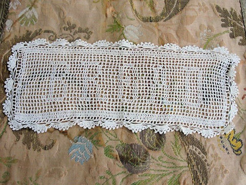 Antique VICTORIAN Fine Crochet BREAD Doily Beautiful Hand Made Crochet Lace Farmhouse Decor Kitchen Dining Doily Collectible Doilies