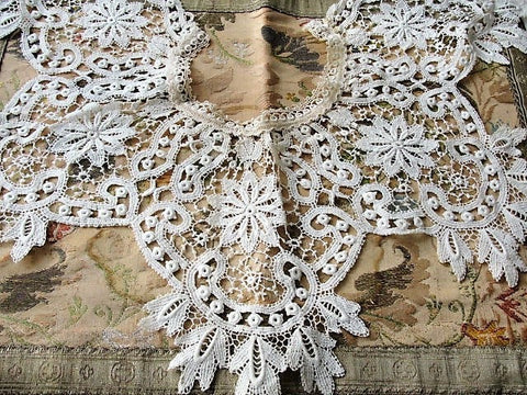 BEAUTIFUL Antique French Lace Collar, Dress Accessory Creamy White, Bertha Collar Perfect for Bridal Dress  Vintage Clothing Antique Lace