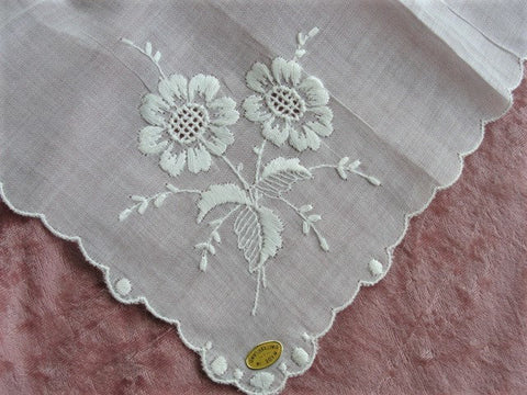 Beautiful WEDDING Hanky Exquisite Swiss Embroidery Handkerchief Bridal Hankie Stunning Roses Embroidery,for Collector or Bridal Heirloom
