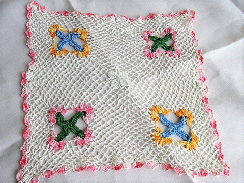 LOVELY Vintage Doily Colorful Flowers White Hand Crocheted Doily Farmhouse Decor,French Cottage,Romantic Cottage Decor,Collectible Doilies