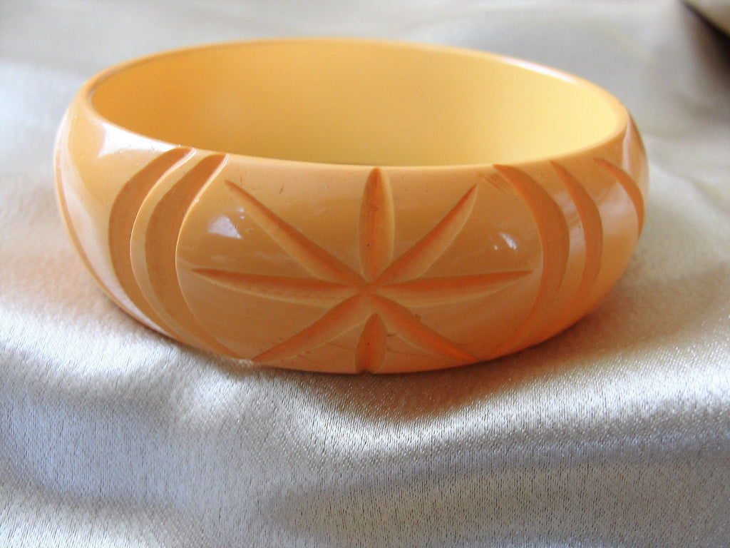 Bakelite Design GORGEOUS Art Deco Deeply Carved Bakelite Bracelet,Butterscotch Yellow ...