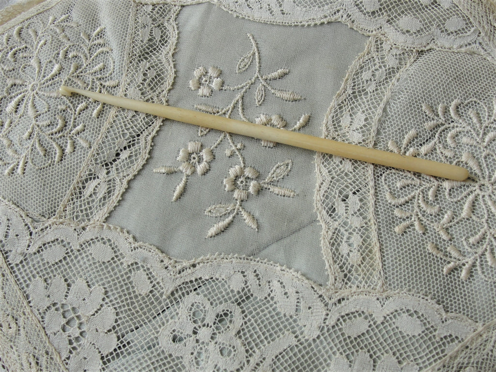 LOVELY Antique Elegant Carved Bone Crochet Hook,Vintage Needle Work Tool,Collectible Crochet Tool,Needlework tools,Antique Sailor Art