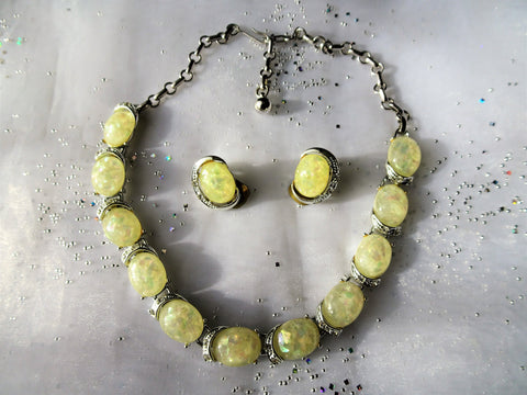 LOVELY Mid Century Necklace and Clip On Earrings Set,CORO Thermo Plastic Confetti,Pretty Pale Yellow,Collectible 1950s Vintage Jewelry