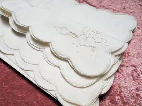 BEAUTIFUL Vintage Linen Napkins,Set of 8 Dinner Napkins,Cut Work,NEVER USED French Farmhouse,Vintage Linens,Table Linens,Napkins,Serviettes