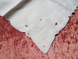 VINTAGE MADEIRA Linen Napkins,Luncheon Tea Time Dinner Napkins Set,Pretty Napkins,Eyelet Cutwork,Dinner Party Linens,Collectible Linens