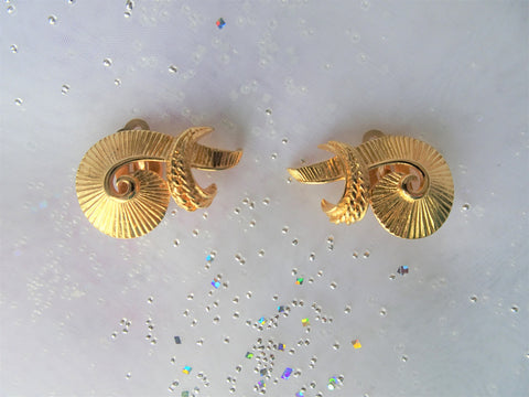 CLASSY Vintage Earrings,D'Orlan,Marcel Boucher, Gleaming Gold Tone Clip On Earrings, Mid Century Earrings, Collectible Vintage Jewelry