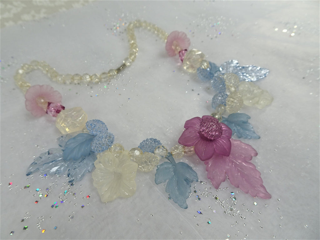 BEAUTIFUL Vintage Lucite Necklace, Unique Floral Necklace, Lovely Colors Pinks Blues Purples, Unique Vintage Necklace, Collectible Jewelry