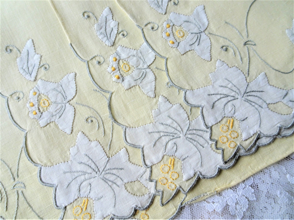 GORGEOUS Vintage Madeira Linen Placemats set, Exquisite Hand Embroidery and Applique Work, Marghab Quality, Collectible Vintage Linens