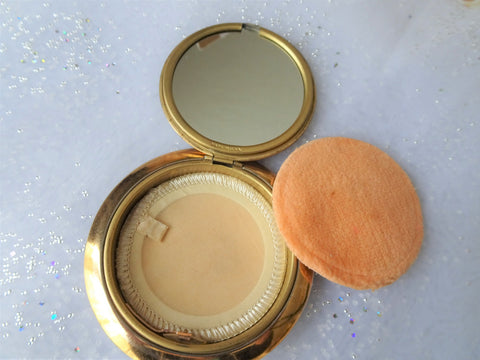 BEAUTIFUL Vintage Powder Compact,Romantic Design,Purse Powder Compact ...