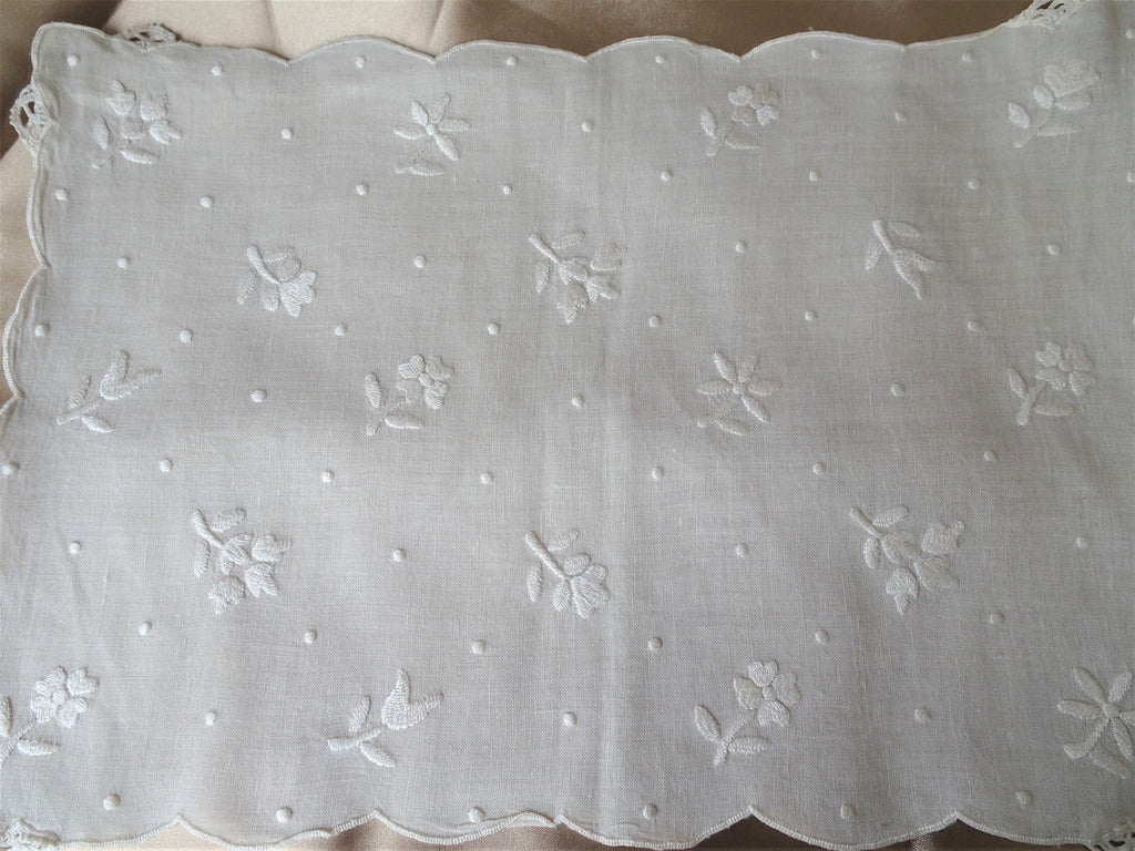 EXCEPTIONAL Vintage Italian Embroidered Fine Linen Table Centerpiece,Tray Cloth,Lots of Hand Work,Luxury Collectible Linens,Linen Lover Gift