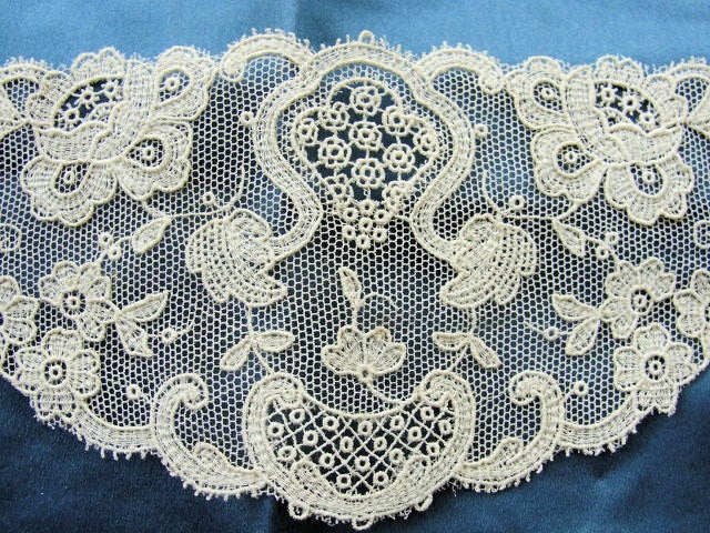 ANTIQUE Point De Gauze Style Netted Tulle Lace Circular Applique Flounce Bridal Wedding Flapper Era Downton Abbey Gatsby Vintage Clothing
