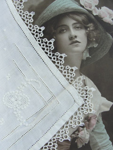 Antique HANKY 20s Tatted Tatting Lace Edge Fine Embroidery Handkerchief Hanky Hankie For Bride To Be Special Wedding Lace Downton Abbey Era